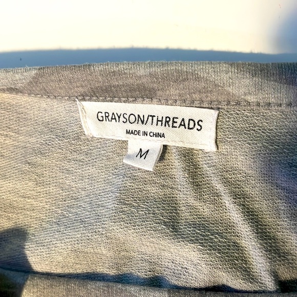 Camo tank top shirt with a not - Picture 3 of 3